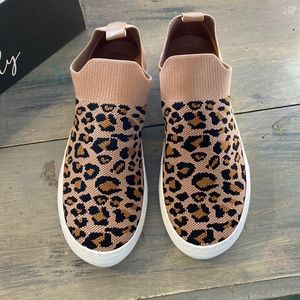 Leopard print shoes!!